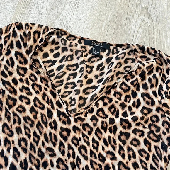 Womens Forever 21 Cheetah/Leopard Sheer Blouse - M - Picture 2 of 6